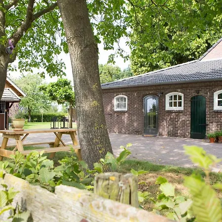 B&B De NieuwenHof 'De Tuinkamer'-2